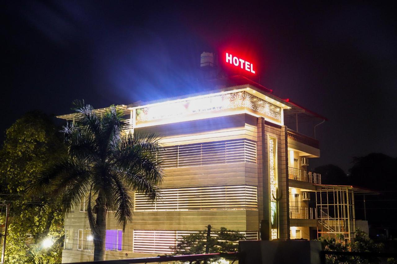 Hotel Royal Palm Dehradun Exterior photo